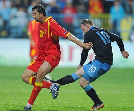 Rooney bị treo giò đến hết vòng bảng Euro 2012