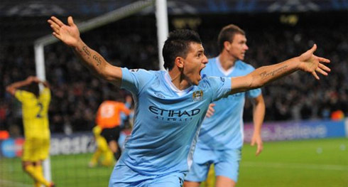 Aguero giúp Man City giành chiến thắng đầu tiên ở C1