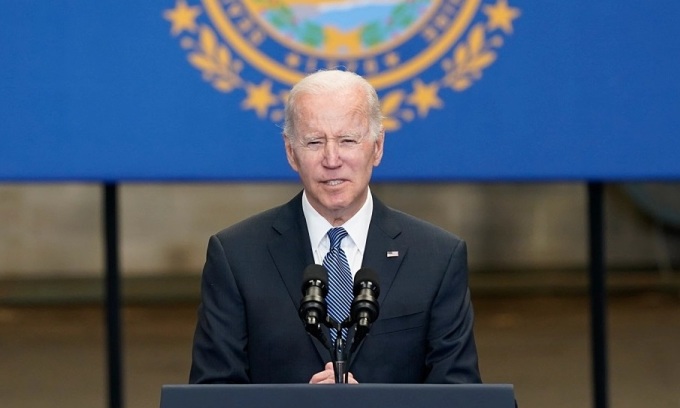 Tổng thống Biden đối mặt cơn bão giữa nhiệm kỳ