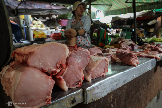 Thịt heo, rau xanh tăng giá mạnh