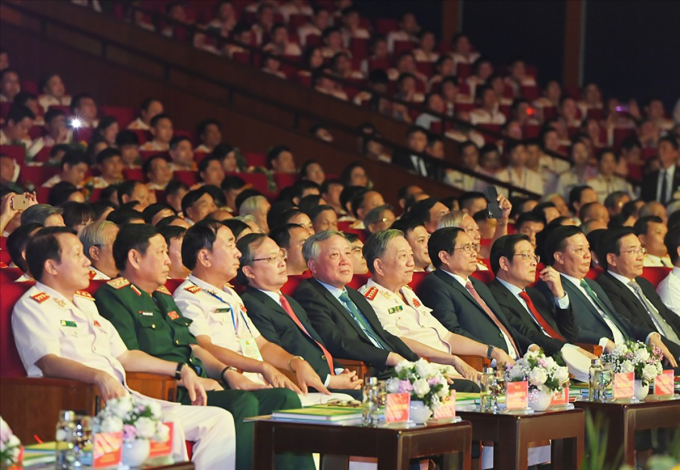 Cảnh sát nhân dân cần có 'trái tim nóng, bàn tay trong sạch'