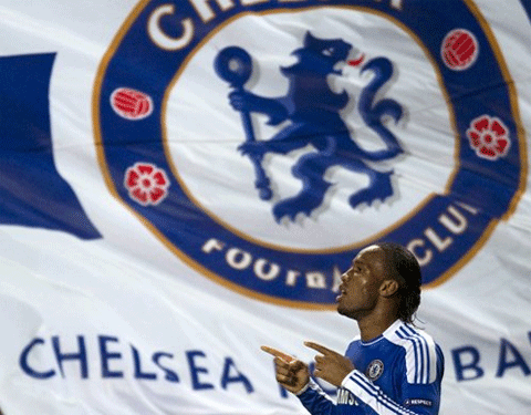 Drogba giải cứu Chelsea 