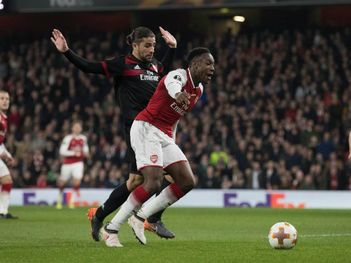 Danny Welbeck có thể bị phạt nguội vì nghi án ăn vạ