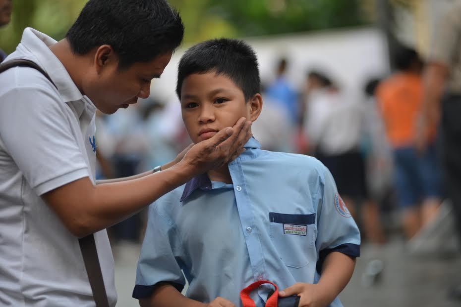 Làm việc từ 8h30: "Đưa con đi học, chúng tôi lang thang đâu cho đến giờ làm?"