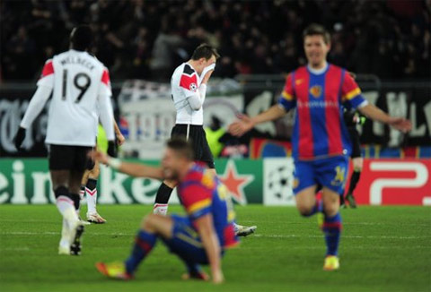 Man Utd gẫy gánh ở Champions League