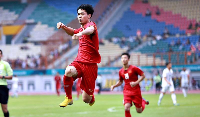 Quân bầu Đức khó trụ AFF Cup: Lấy Công Phượng làm gương!