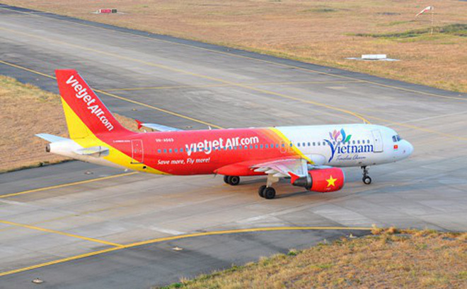 Máy bay Vietjet lại gặp sự cố khi đang tăng tốc cất cánh ở Nội Bài